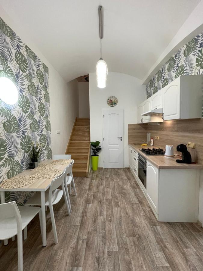 Wenceslas Square Two-Floor Apartment Praag Buitenkant foto